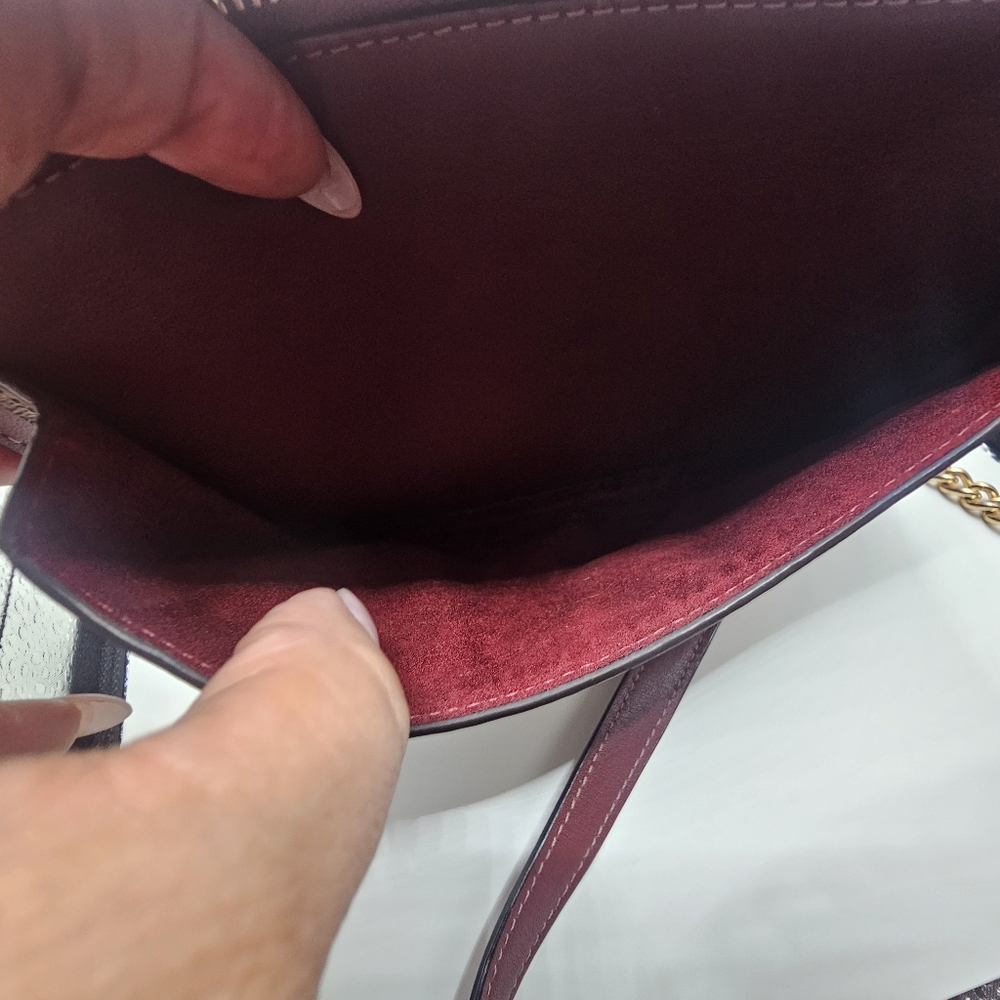 Coach Klaren Crossbody With Rainbow Linear Quilting. - Picture 16 of 16